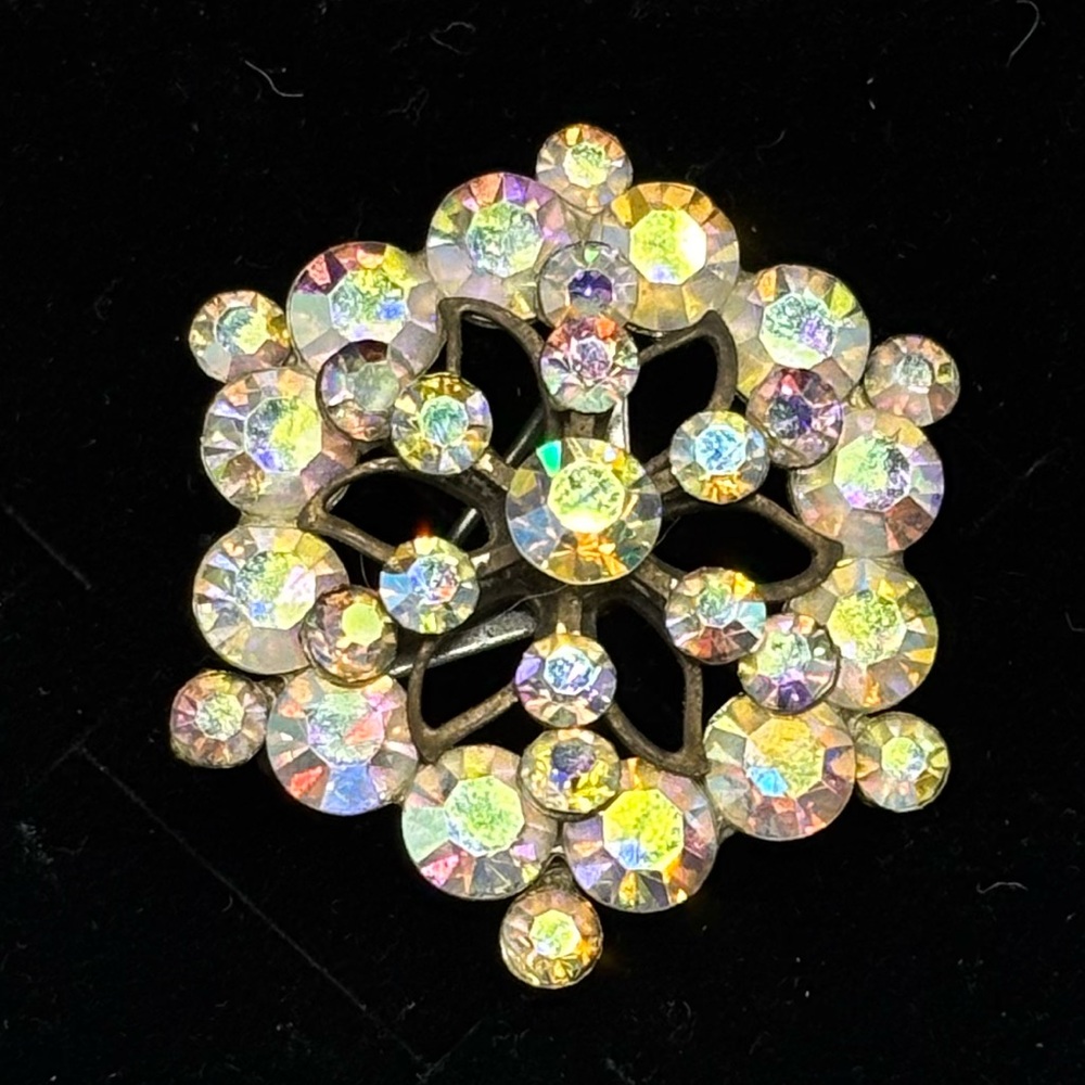 Vintage gold-tone aurora borealis rhinestone starburst brooch